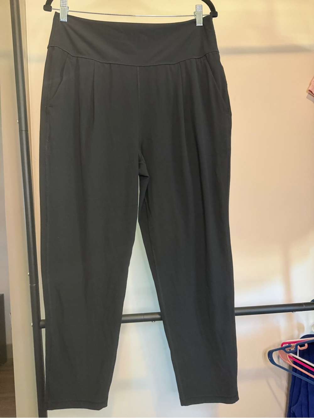 Athleta Elation Pants Black Relaxed Tapered Yoga Pants #32